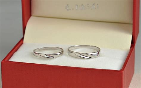 platinum promise rings for her